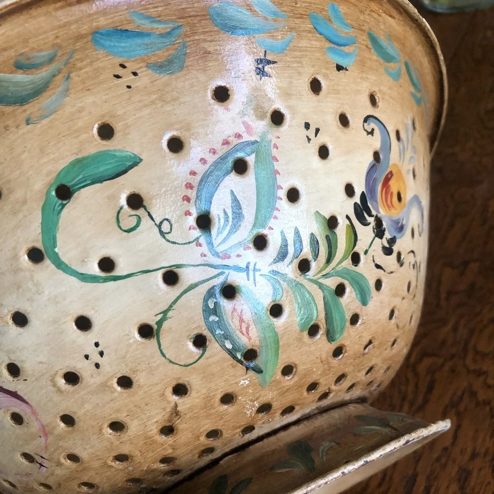 Farmhouse - Vintage Painted Colander-Folk Art - Picture 12 of 12